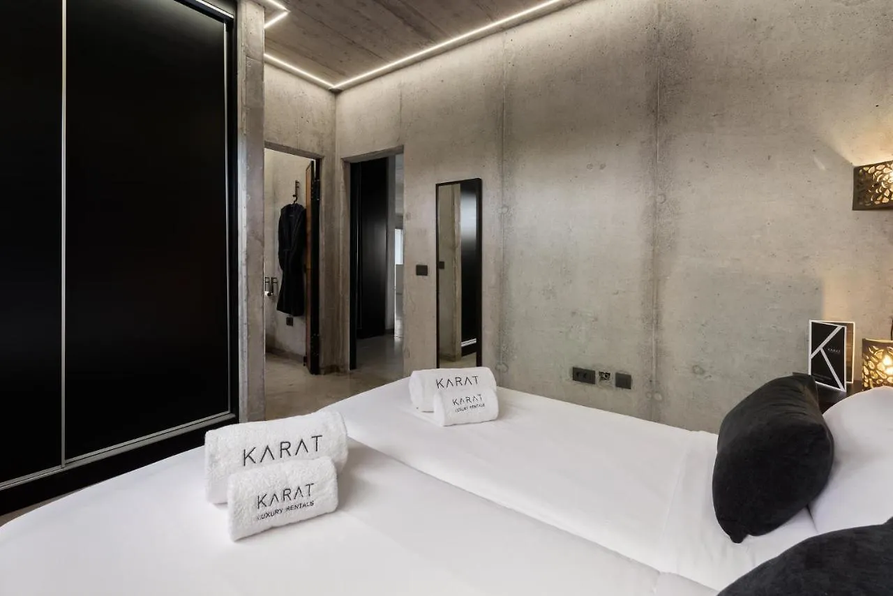 Karat Villa Atelier De La Vega 아데제