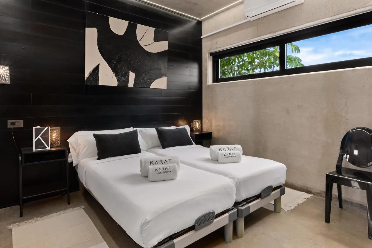 Karat Villa Atelier De La Vega 아데제 0*,